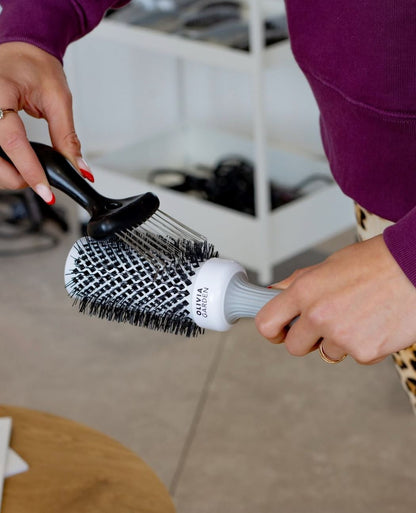 Olivia Garden Brush Cleaner - Black Brush Cleaner Olivia Garden 