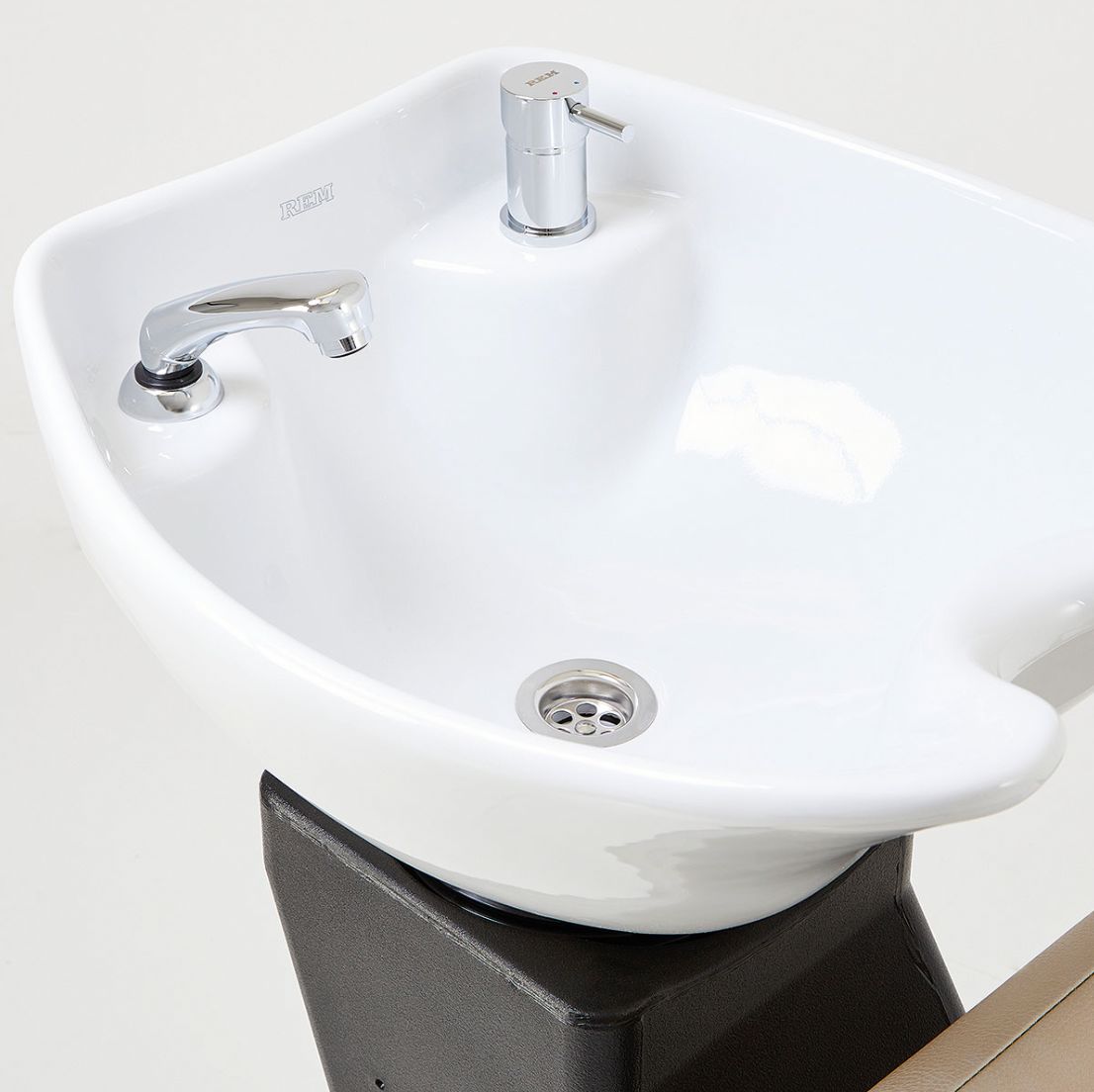 REM Nero Baltic Salon Backwash Unit - Black - Next Day Delivery Salon Furniture REM 